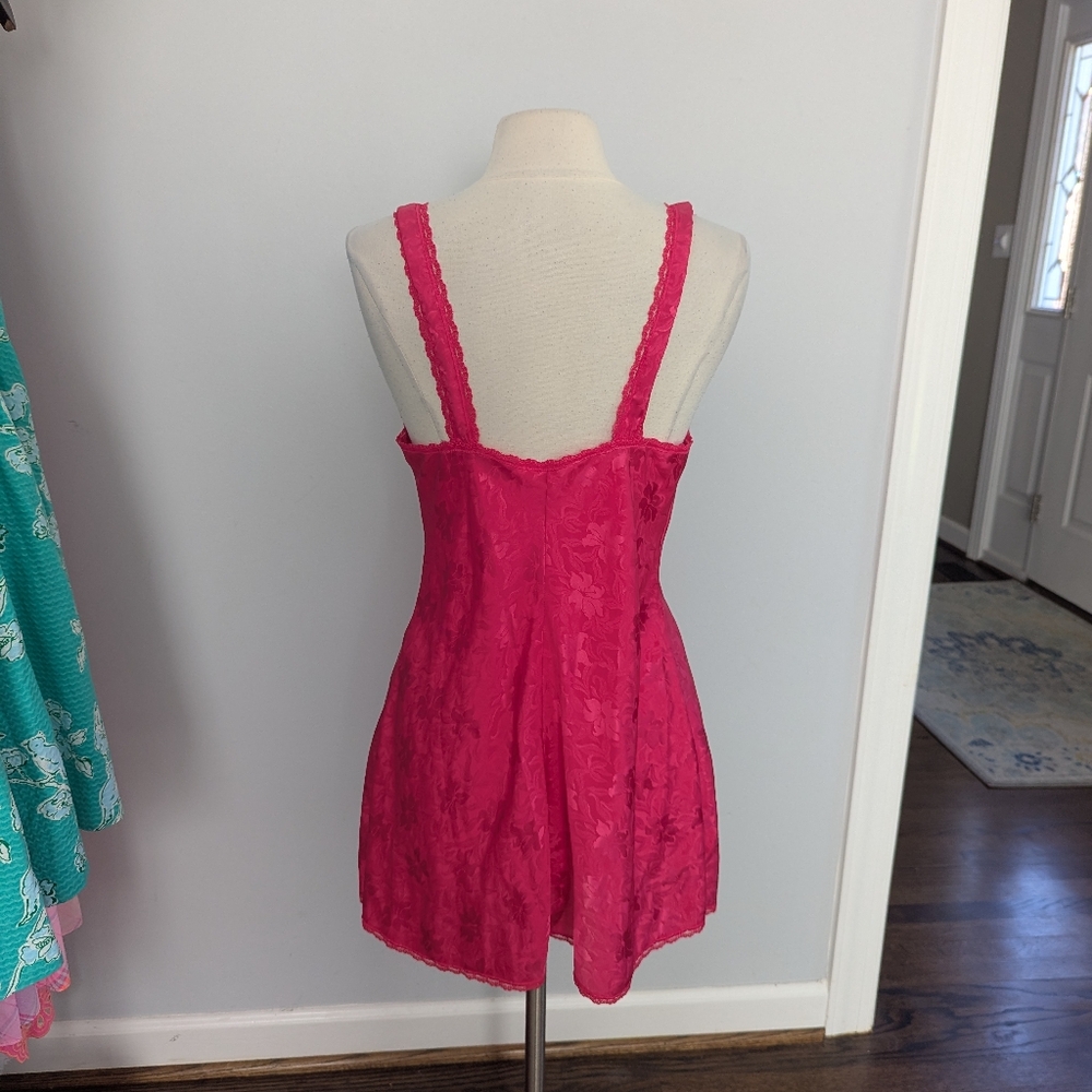 Women's Vintage Hot Pink USA Made Medium Slip - Picture 4 of 6